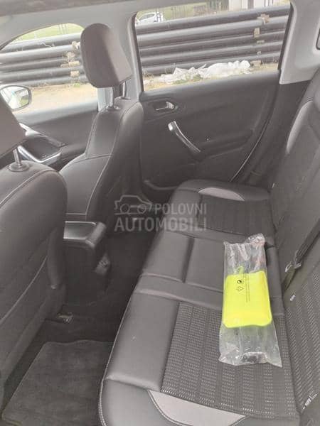 Peugeot 2008 Allure 1.6b