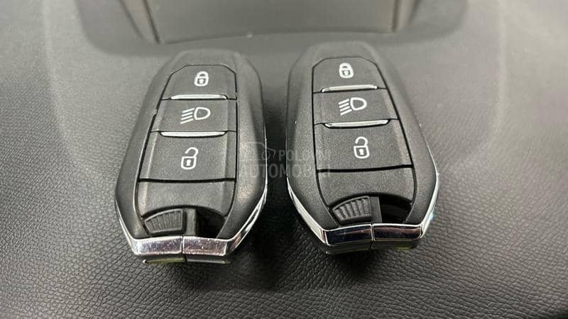 Citroen C4 1.2 130 SHINE