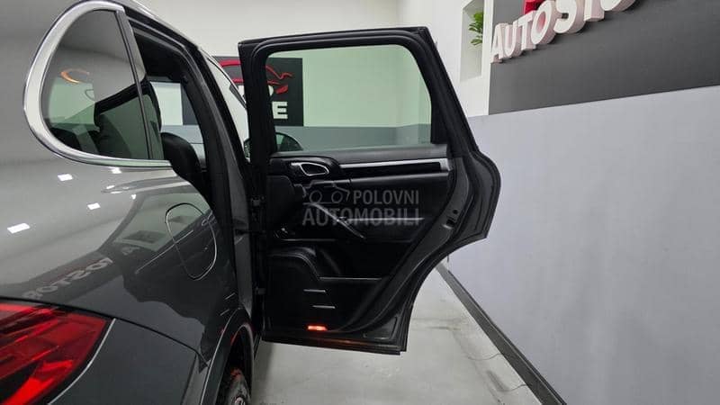 Porsche Cayenne 3.0 Hybrid