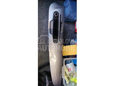 Radio CD sa original blendom za Alfa Romeo Giulietta