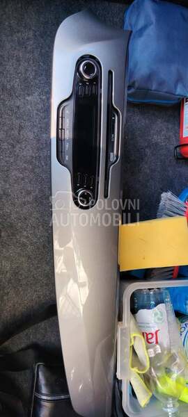 Radio CD sa original blendom