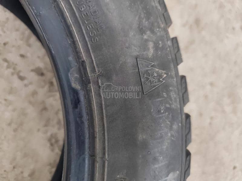 Pirelli 185/60 R15 Zimska