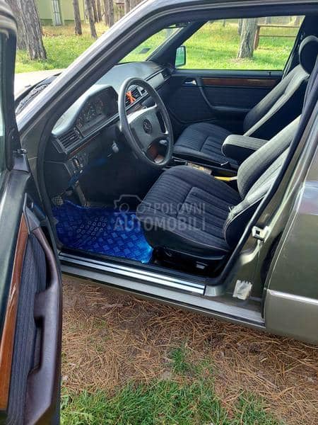 Mercedes Benz E 200 