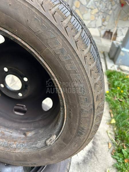 Firestone 215/55 R16 Zimska