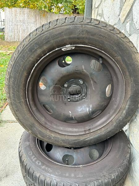 Firestone 215/55 R16 Zimska