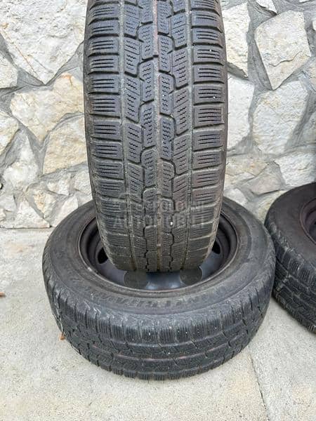Firestone 215/55 R16 Zimska