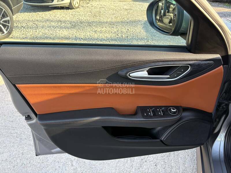 Alfa Romeo Giulia 2.0 Q4 Autom Super