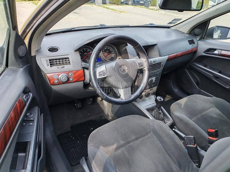 Opel Astra H 1.6i