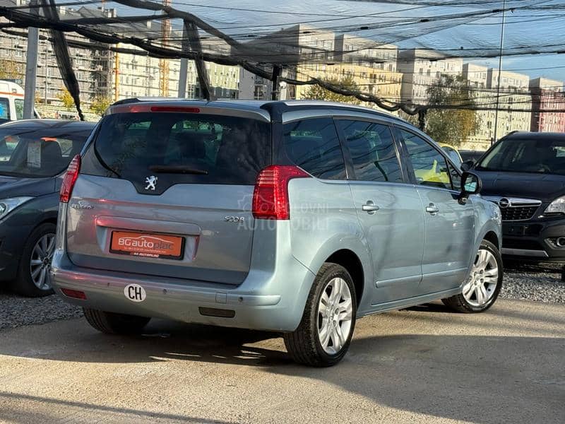 Peugeot 5008 2.0 HDi Pano HUD