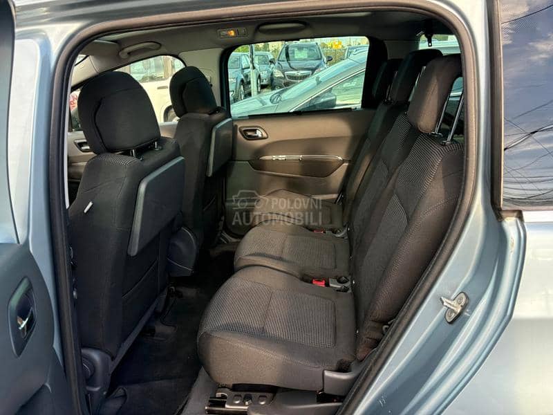 Peugeot 5008 2.0 HDi Pano HUD