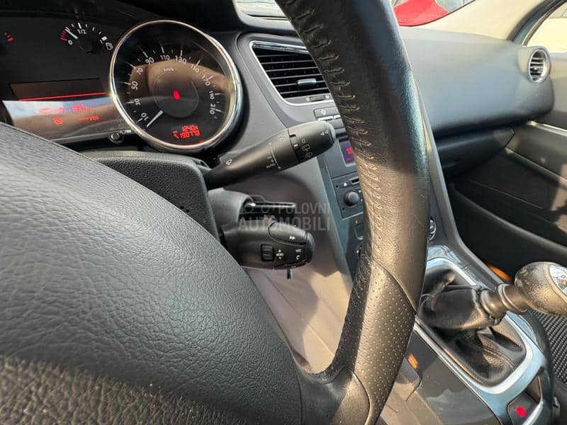 Peugeot 5008 2.0 HDi Pano HUD