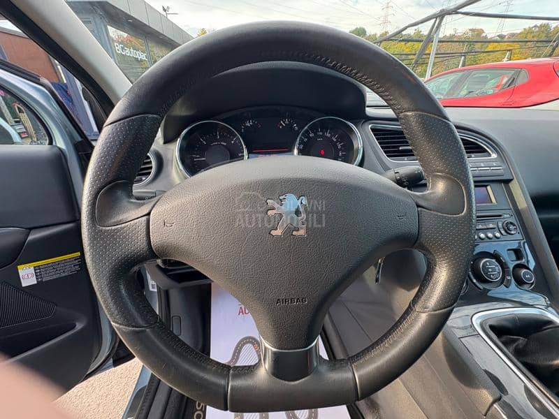 Peugeot 5008 2.0 HDi Pano HUD