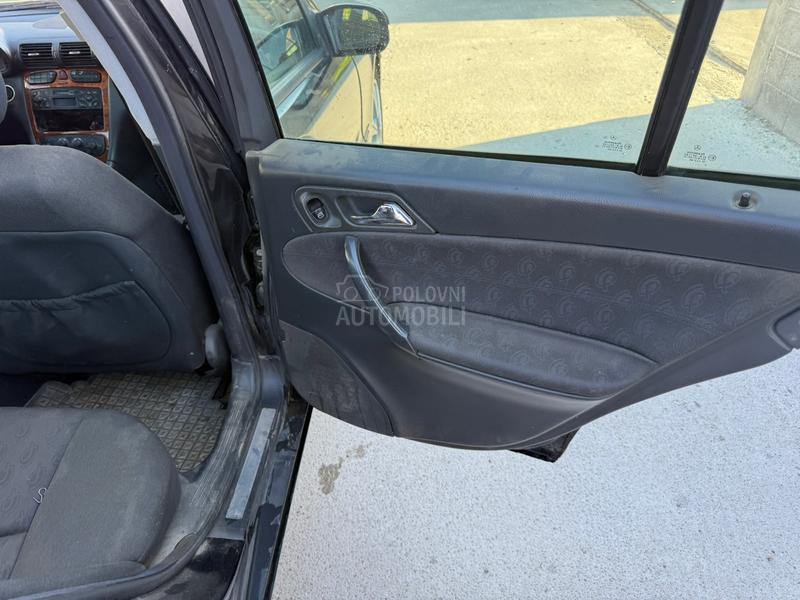 Mercedes Benz C 200 2.0 BEN.Z- P.L.I.N