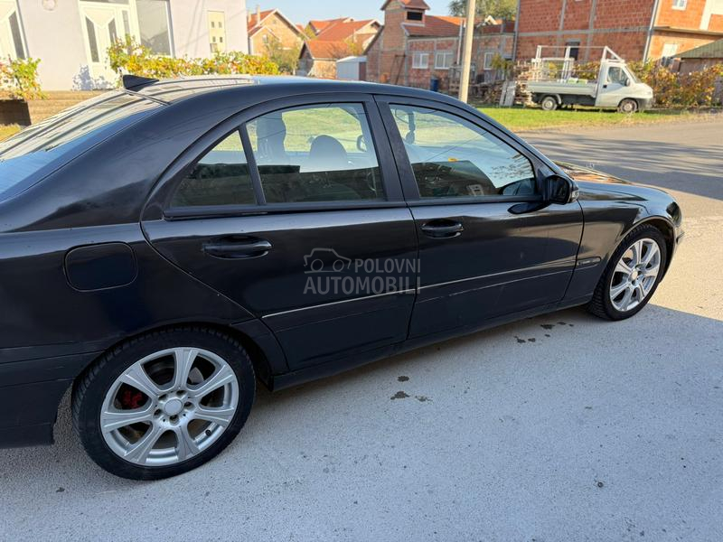 Mercedes Benz C 200 2.0 BEN.Z- P.L.I.N