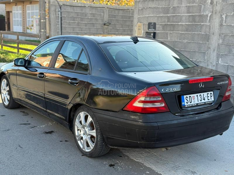 Mercedes Benz C 200 2.0 BEN.Z- P.L.I.N