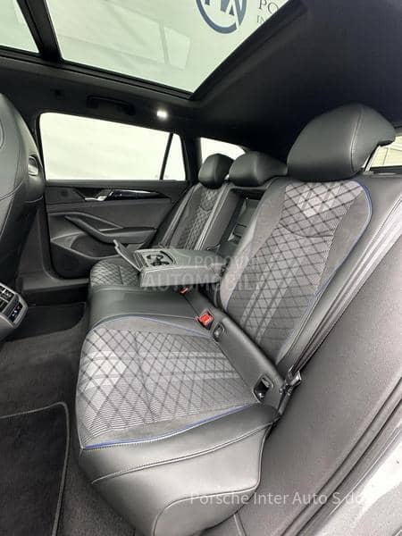 Volkswagen Passat B9 R-line 4MOTION DSG