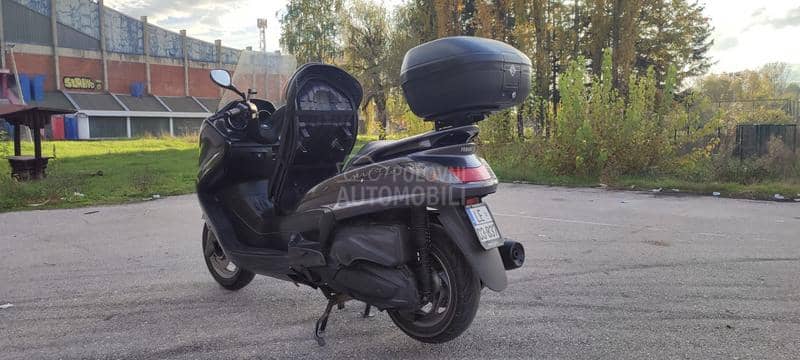 Yamaha Majesty