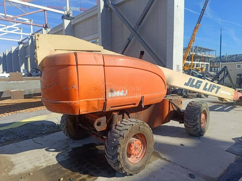 JLG 660