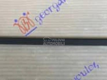 SAJTNA PLASTICNA Desno za Audi A4 za 2019. god.