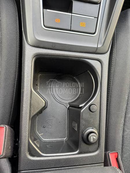 Volkswagen Golf 8 2.0