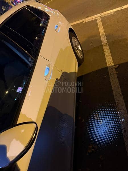 Volkswagen Golf 8 2.0