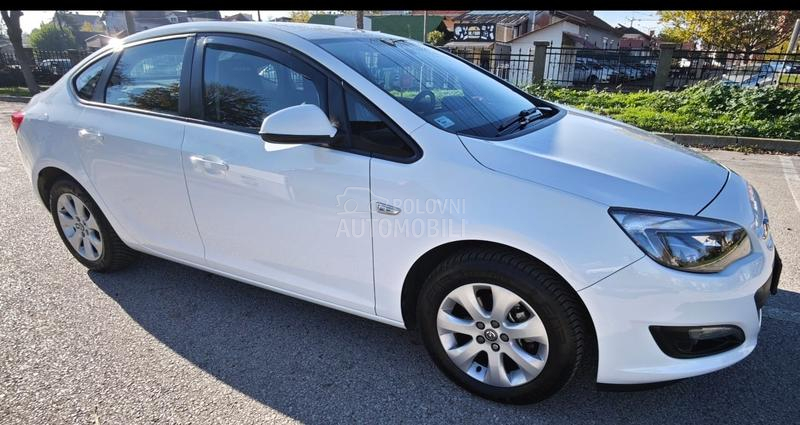 Opel Astra J 1.4 turbo
