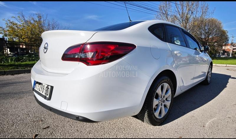 Opel Astra J 1.4 turbo