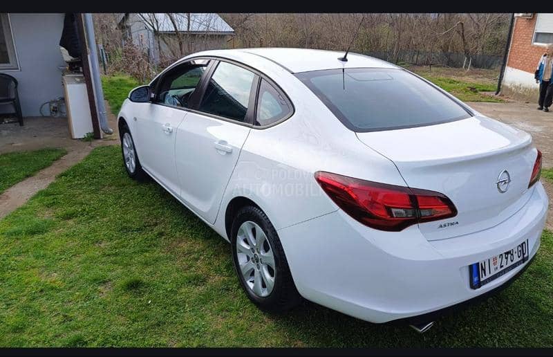 Opel Astra J 1.4 turbo