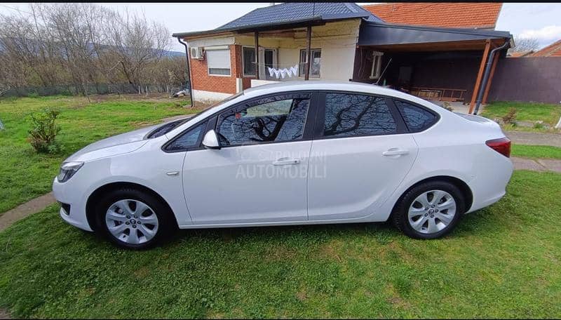 Opel Astra J 1.4 turbo