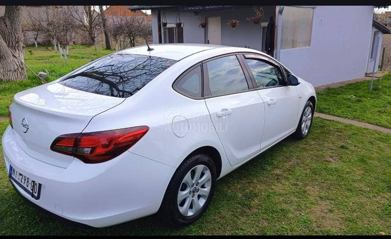 Opel Astra J 1.4 turbo