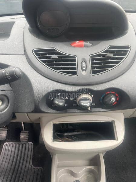 Renault Twingo 1.2 SA TABLICAMA