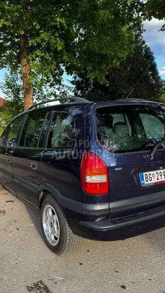 Opel Zafira 