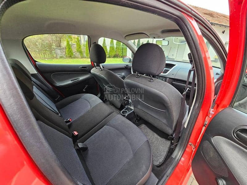 Peugeot 206 plus 1.1