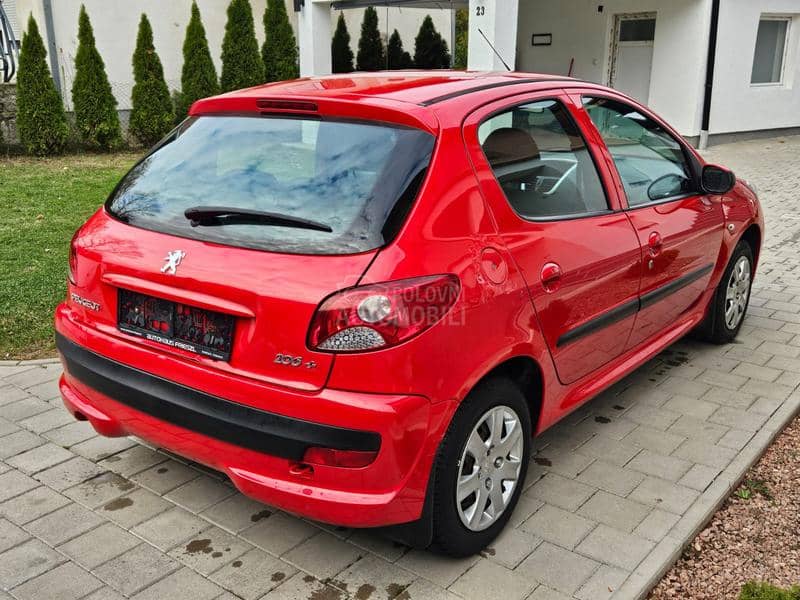 Peugeot 206 plus 1.1