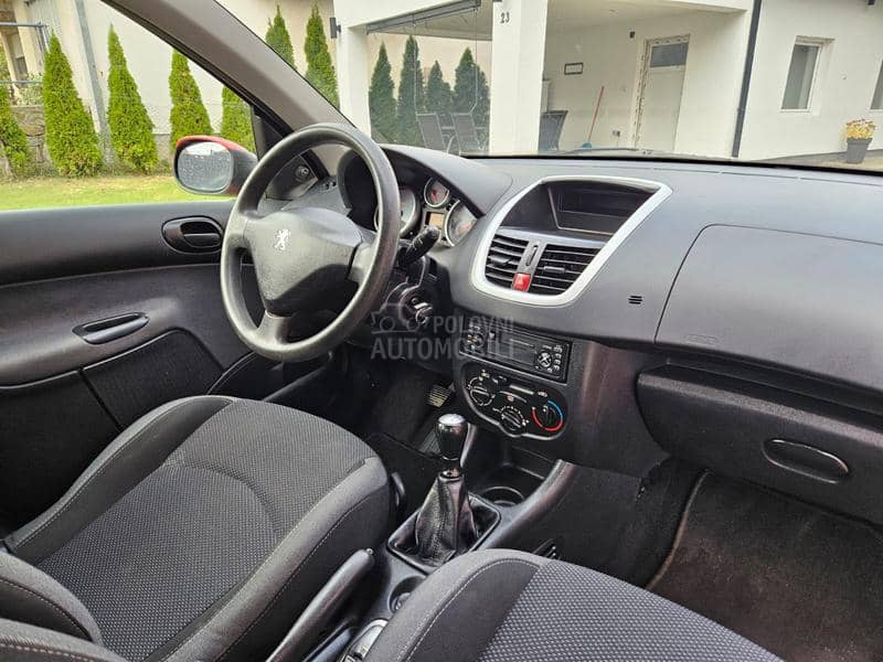 Peugeot 206 plus 1.1