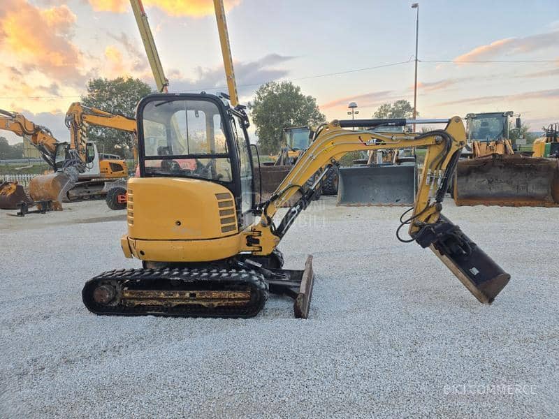CAT 302.7DCR