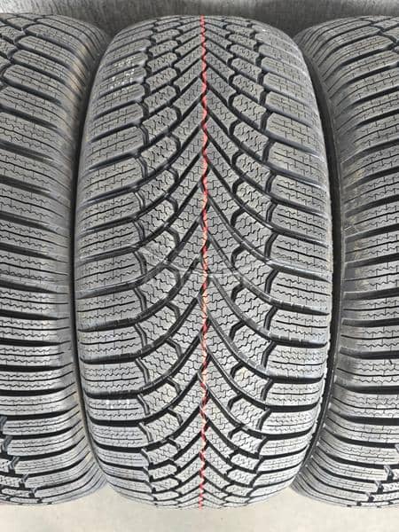 Bridgestone 235/60 R18 Zimska
