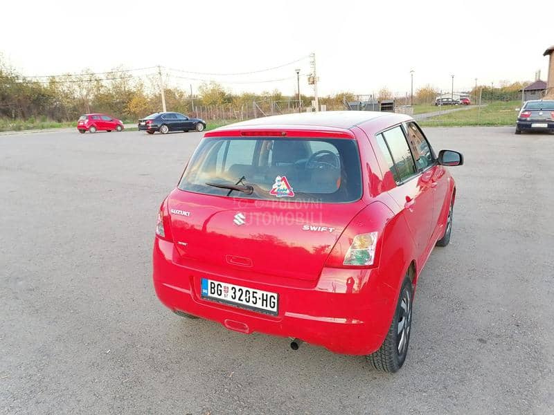Suzuki Swift 