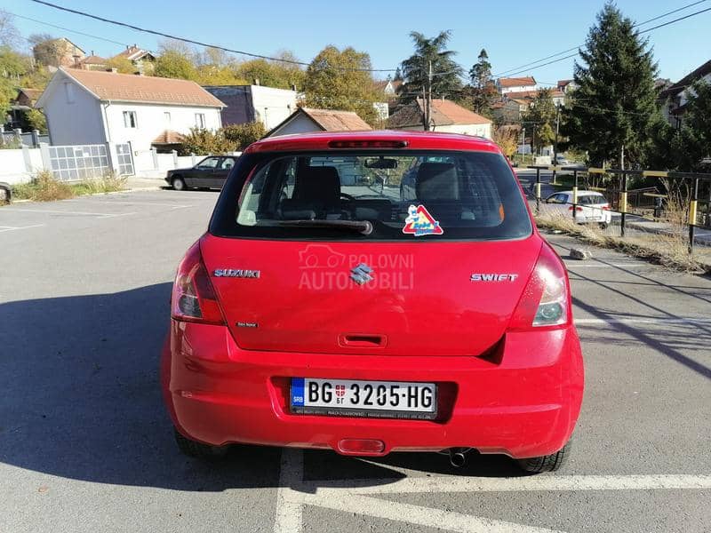 Suzuki Swift 