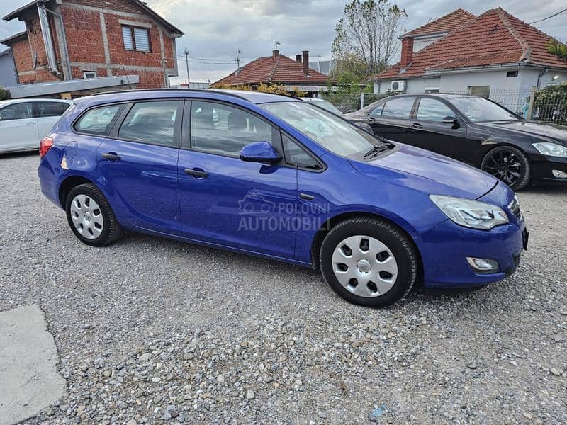 Opel Astra J 1.7