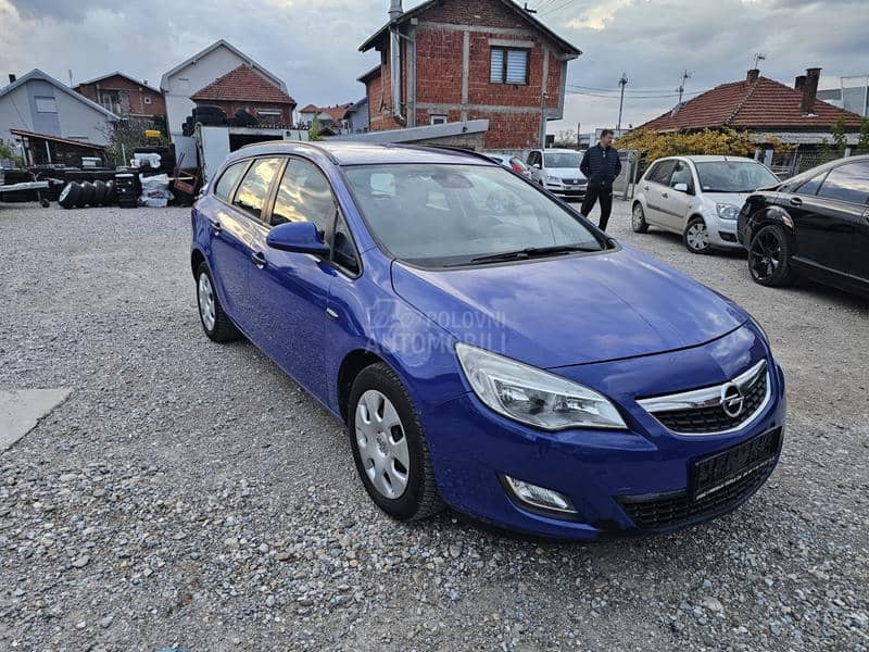 Opel Astra J 1.7