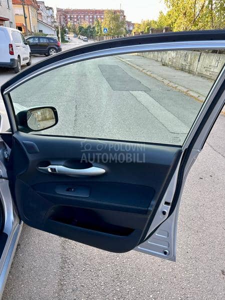 Toyota Auris 1.6 VVTI