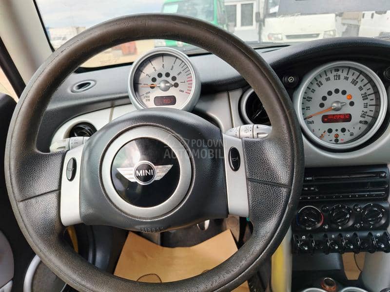 MINI One 