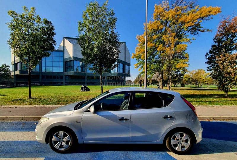 Hyundai i30 1.4 DOHC