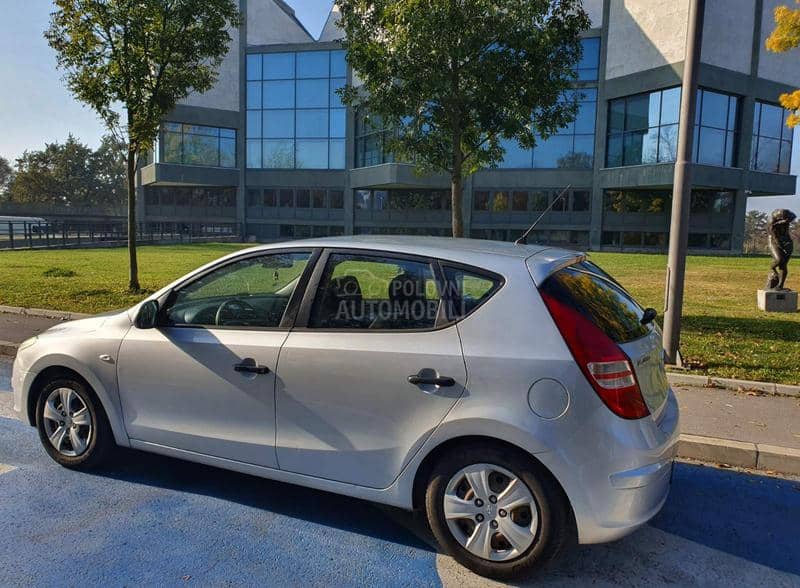 Hyundai i30 1.4 DOHC