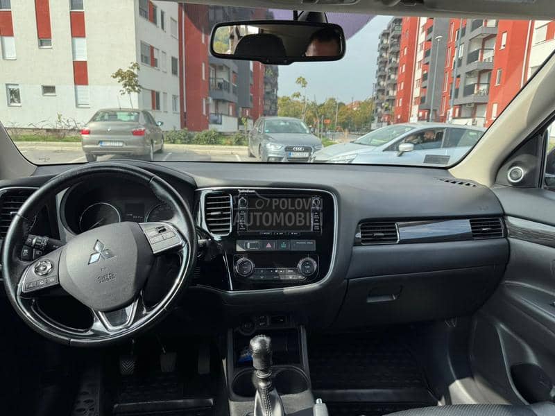 Mitsubishi Outlander 