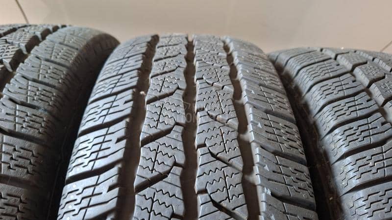 Continental 215/75 R16 Zimska