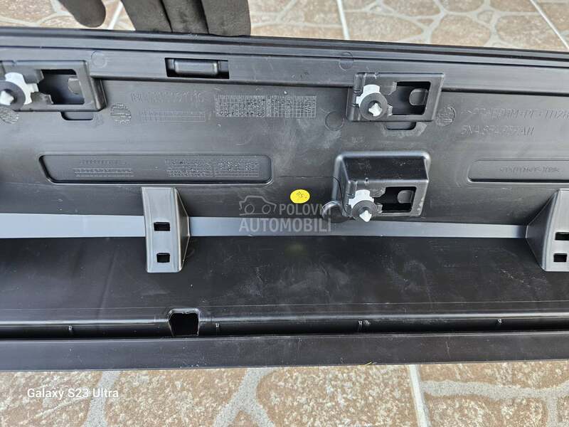 LAJSNA LEVIH VRATA R LINE