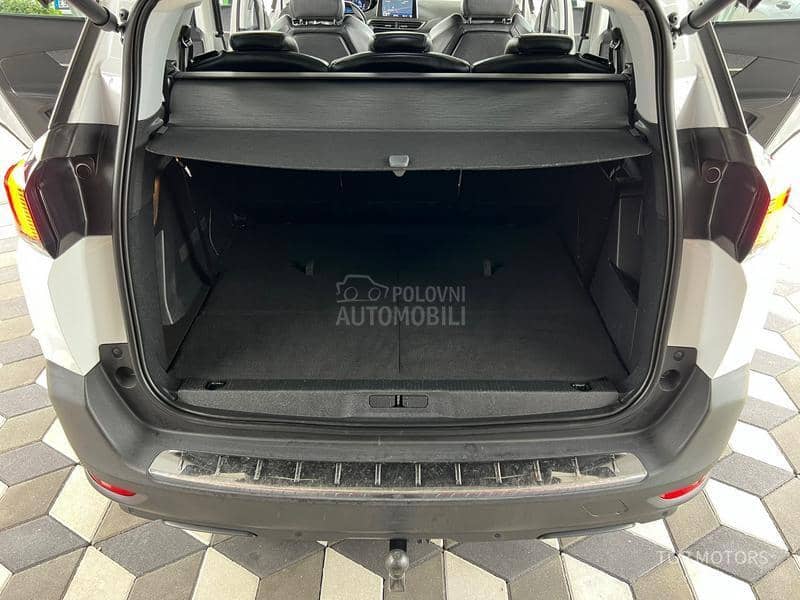 Peugeot 5008 2.0 ALLURE P.A.N.O