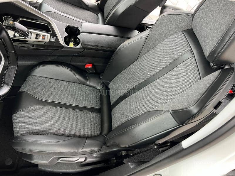 Peugeot 5008 2.0 ALLURE P.A.N.O